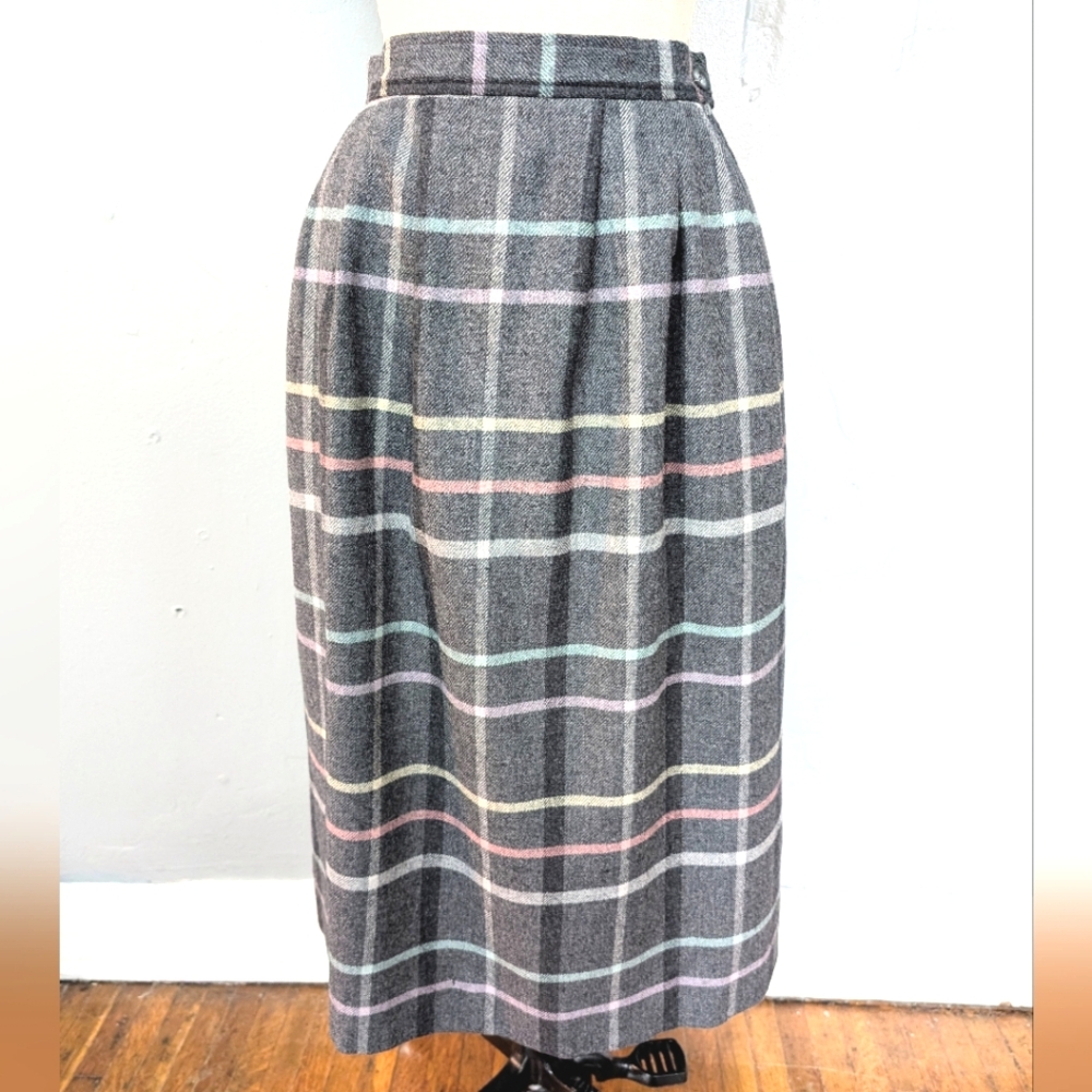 Vintage Pendleton gray & pastel wool maxi skirt. Size 10 petite.